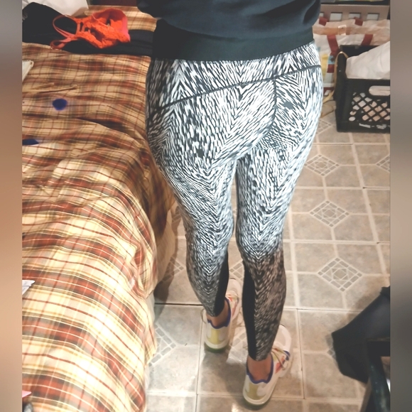 🎈Nike🎈BUY 1 GET 1 FREE ALL LISTINGS🎈Pro Hi Waist Pattern Leggings Sz S - Picture 13 of 15